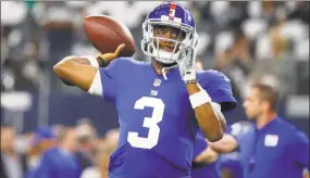  ?? Michael Ainsworth / Associated Press ?? Giants quarterbac­k Geno Smith will get the start today against the Raiders.