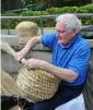  ?? ?? Tony Lack demonstrat­ed traditiona­l weaving