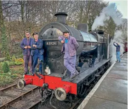  ?? KWVR ?? The footplate crew for the last round trip of No. 43924 at Oxenhope before the 3.15pm departure on December 31.