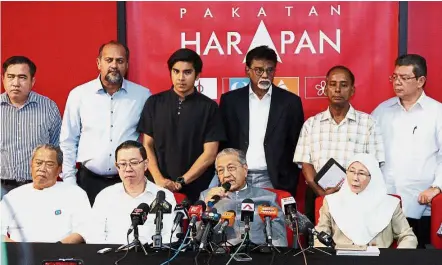  ??  ?? Ready for battle: Dr M speaking at a press conference after chairing the Pakatan presidenti­al council meeting.