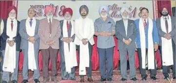  ?? HT PHOTO ?? (From L to R) Theatre exponent Jatinder Singh Brar, oil exploratio­n engineer from Germany Kuldeep Singh Sandhu, Khalsa College principal Dr Mehal Singh, IPS officer Dr Manmohan Singh, Punjabi singer and actor Ranjit Bawa, KCGC chief Satyajit Singh...