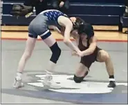  ?? KEV HUNTER — MEDIANEWS GROUP ?? Abington’s Mark Podolsky (left) wrestles PW’s Jake Williams during their match on Wednesday, Feb. 2, 2022.