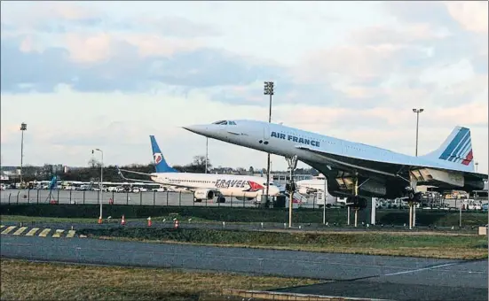  ?? JAVIER ORTEGA FIGUEIRAL ?? Un avió supersònic Concorde, que va volar entre el 1976 i el 2003, es conserva com a monument a l’aeroport Charles de Gaulle de París