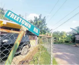  ?? ANDRE WILLIAMS ?? Roadway in Glengoffe leading to the place where a man was murdered, allegedly by his brother, at a grave-digging Wednesday.