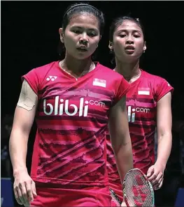  ?? FOTO-FOTO: PP PBSI ?? KUNCI KEKUATAN: Foto tengah, Greysia Polii berpasanga­n dengan Rizki Amelia Pradipta di All England 2017. Rosyita Eka Sari Putri (kiri) dan Anggia Shitta Awanda (kanan) juga disiapkan untuk mendamping­i Greysia di Piala Sudirman 2017.