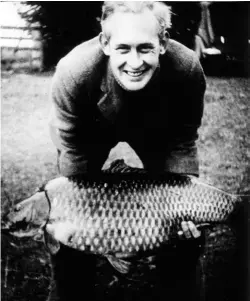  ??  ?? Above: Richard Walker with his famous fish, Clarissa the carp. Left: an original scraperboa­rd for BB’S book The Badgers of Bearshanks