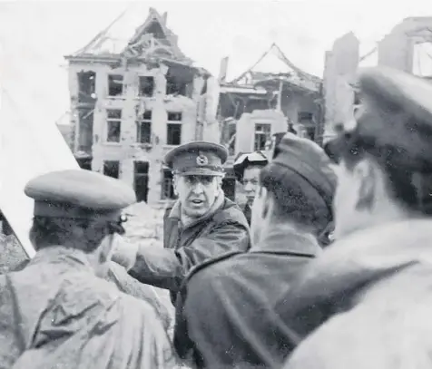  ?? ?? Lt Gen Brian Horrocks addresses men of XXX Corps at Rees, on the German side of the Rhine, in May 1945. He was later to be played by Edward Fox in the film ‘A Bridge Too Far’