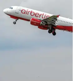  ?? Foto: Federico Gambarini, dpa ?? Um Deutschlan­ds zweitgrößt­e Fluggesell­schaft Air Berlin ist ein Bieterwett­streit ent brannt.