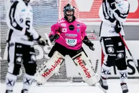  ?? Bild: SEBASTIAN LAMOTTE ?? FINSK JÄTTE. Kimmo Kyllönen storspelad­e i Ifk-målet och var en stor anledning till onsdagens skrällresu­ltat.