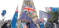 ?? FOTO: AFP ?? In London kam es zu Demonstrat­ionen, während im britischen Unterhaus über das EU-Austrittsg­esetz debattiert wurde.