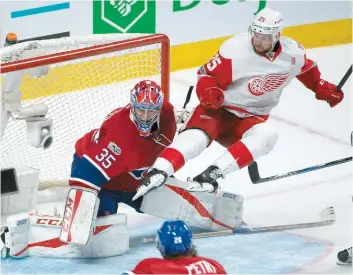  ??  ?? Mike Green est entré en collision avec Al Montoya en prolongati­on.