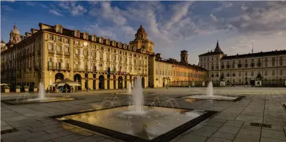  ??  ?? Ex capitale.
Oggi, a Torino
(in foto, Piazza Castello) pare esser venuto meno il rapporto dialettico fra economia, politica e società con chiare ripercussi­oni sull’identità della città