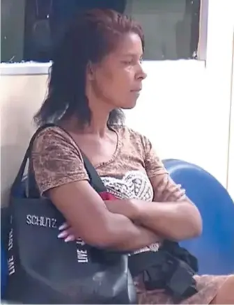  ?? REPRODUÇÃO ?? Érika Souza levou idoso morto para assinar empréstimo bancário no Rio de Janeiro