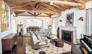  ?? Realtor.com ?? ZOOEY DESCHANEL sold this single-story Traditiona­l in Hollywood Hills for $2.33 million. Built in 1933, the house features formal living and dining rooms, a den, a breakfast nook and two wood-burning fireplaces.