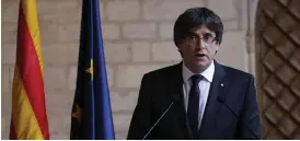  ?? Bild: EMILIO MORENATTI/TT ?? PÅ FLYKT. Carles Puigdemont, president i det katalanska självstyre­t, avsattes i fredags av centralreg­eringen i Madrid. Nu hotas han av åtal.