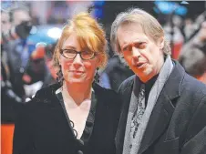  ?? Picture: AFP ?? Steve Buscemi and his wife Jo Andres pose ahead of the premiere of the film The Messenger in 2009