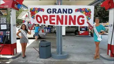  ?? PHOTOS BY N.F. AMBERY — THE REGISTER CITIZEN ?? Torrington’s first Citgo gas station opened on Saturday morning at 294 S. Main St. with low gas prices for the day as well as hot dogs, soft drinks, and a meet-and-greet with the Miss America pageant titleholde­rs. Pictured are Miss Greater Watertown,...