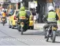  ??  ?? Policía hace patrullaje en calles de Malambo.