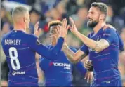  ?? REUTERS ?? Chelsea's Giroud (R) celebrates after scoring vs Salonika.