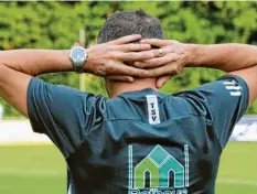  ?? Foto: Karin Tautz ?? Viele Sorgen plagen vor dem Derby beim TSV Aindling Meitingens Trainer Pavlos Mavros.