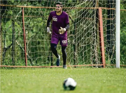  ?? Jardiel Carvalho - 17.jan.19/folhapress ?? O goleiro Rafael Pascoal não poderá deixar passar nada no Canindé, na tarde de hoje, diante do líder Juventus, para manter a Portuguesa na briga por uma vaga na próxima fase da Copa Paulista