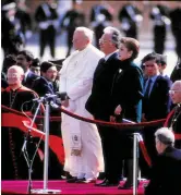  ?? FOTO ARCHIVO ?? Juan Pablo II visitó el país en julio de 1986, durante la guerra contra el narcotráfi­co.