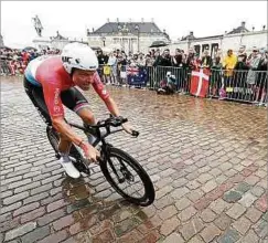  ?? Foto: Getty Images ?? Bob Jungels lässt sich in Kopenhagen auch nicht vom Regen und den rutschigen Pavés aufhalten.