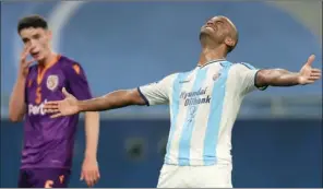  ?? (AFP) ?? Ulsan Hyundai’s forward Junior Negrao celebrates his winning goal (90+3’) during the AFC Champions League Group F match against Australia’s Perth Glory at the Education City Stadium on Tuesday.