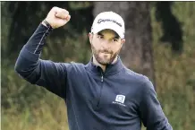  ?? GAVIN YOUNG ?? Quebec’s Marc-Etienne Bussieres celebrates on the 18th hole after winning the PGA Assistants’ Championsh­ip of Canada at The Winston Golf Club in Calgary on Wednesday.