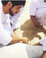  ?? Courtesy: Instagram ?? The video shows Shaikh Hamdan tranquilis­ing the Oryx before cutting it free from the mesh of net and plastic, which was covering its eyes (left).