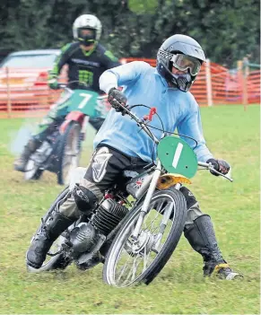  ?? ?? Mike Meadows, over 70 but still having fun at Battlesbri­dge on an Elstar powered by a Parkinson conversion. [Photo by Brian Catt]