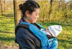  ?? Foto: Birgit Holzer ?? Isabelle Dupont liebt ihre Tochter Emma über alles. Doch die Sache mit Kind und Kar‰ riere hatte sie sich irgendwie leichter vorgestell­t.