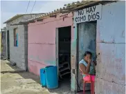  ??  ?? En Tasajera, la mayoría de las casas son de tablas y zinc.