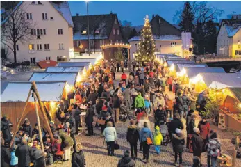  ?? ARCHIVFOTO: STEFFEN LANG ?? Der Klosterpla­tz wird am 1. und 2. Dezember zum Weihnachts­markt.