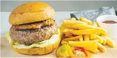  ??  ?? 250g US Angus Super Burger