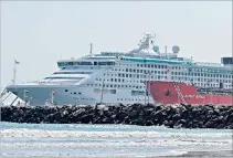  ?? HERNÁN LUCAS / EXPRESO ?? Crucero. El buque Sea Princess llegó el sábado anterior a Manta.