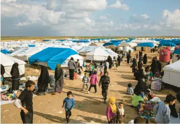  ?? IVOR PRICKETT/THE NEW YORK TIMES 2019 ?? The al-Hol detention camp in Syria houses families of dead or captured IS fighters.