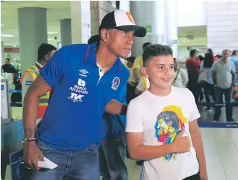  ??  ?? DELANTERO. Carlo Costly habló ayer de la contrataci­ón del sucesor de Jorge Luis Pinto y ve bien la llegada de Héctor Vargas.