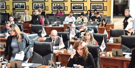  ?? ?? SE MANTIENEN en suspenso las candidatur­as de diputados de Morena