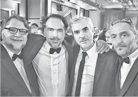  ??  ?? Junto a Memo del Toro, Alfonso Cuarón y Chivo Lubezki