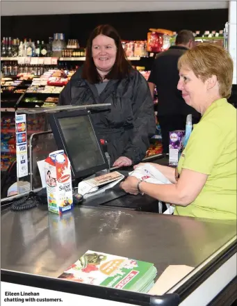  ??  ?? Eileen Linehan chatting with customers.