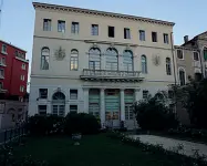  ??  ?? Caserma dei vigili Oggi l’ex scuola è occupata dalla polizia municipale