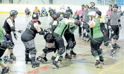  ?? PETE MATTEUCCI/SUPPLIED PHOTO ?? Niagara Roller Girls roller derby team.