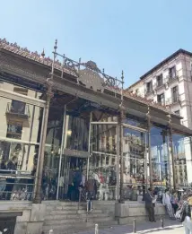  ??  ?? Famous among locals and tourists alike, the Mercado de San Miguel offers the gustatory delights of Spain.