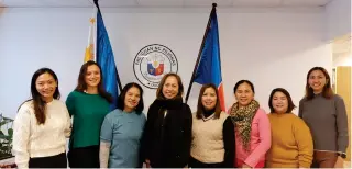  ?? ?? Samba with BlueFloat colleagues and government officials at the Philippine Embassy in Norway.
