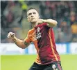  ?? FOTO: DPA ?? So jubelt Lukas Podolski für Galatasara­y Istanbul