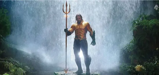  ?? © 2018 WARNER BROS. ENTERTAINM­ENT INC. ?? Arthur Curry (Jason Momoa) deberá asumir el rol de Aquaman si quiere evitar una guerra entre el reino de Atlantis y el mundo de la superficie.