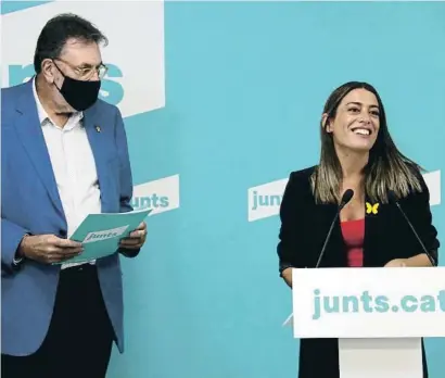  ?? BERNAT VILARÓ / ACN ?? Josep Lluís Cleries i Míriam Nogueras durant la roda de premsa d’ahir a Barcelona