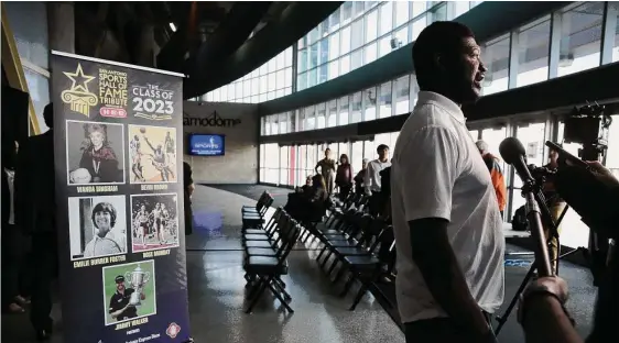  ?? Kin Man Hui/staff photograph­er ?? Former UTSA standout and Spurs guard Devin Brown says his Hall of Fame induction should be an inspiratio­n for kids from San Antonio to stay on the right path.