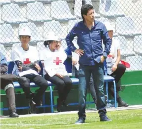  ??  ?? TÉCNICO. Paúl Vélez es entrenador de Macará desde 2016.